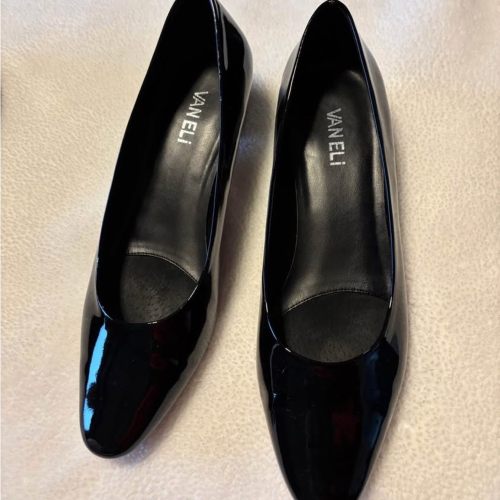 Vaneli Glossy Black Flats